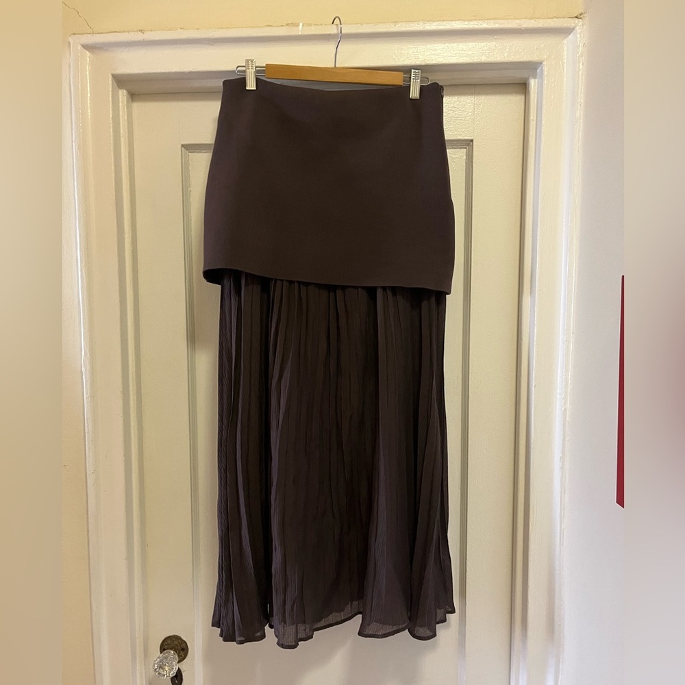Zara pleated skirt. Large.
